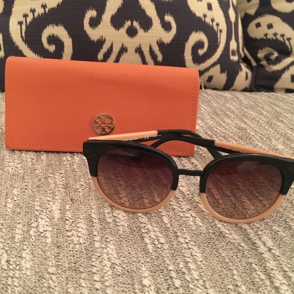 Tory Burch Two Toned Sunglasses - Picture 3 of 7